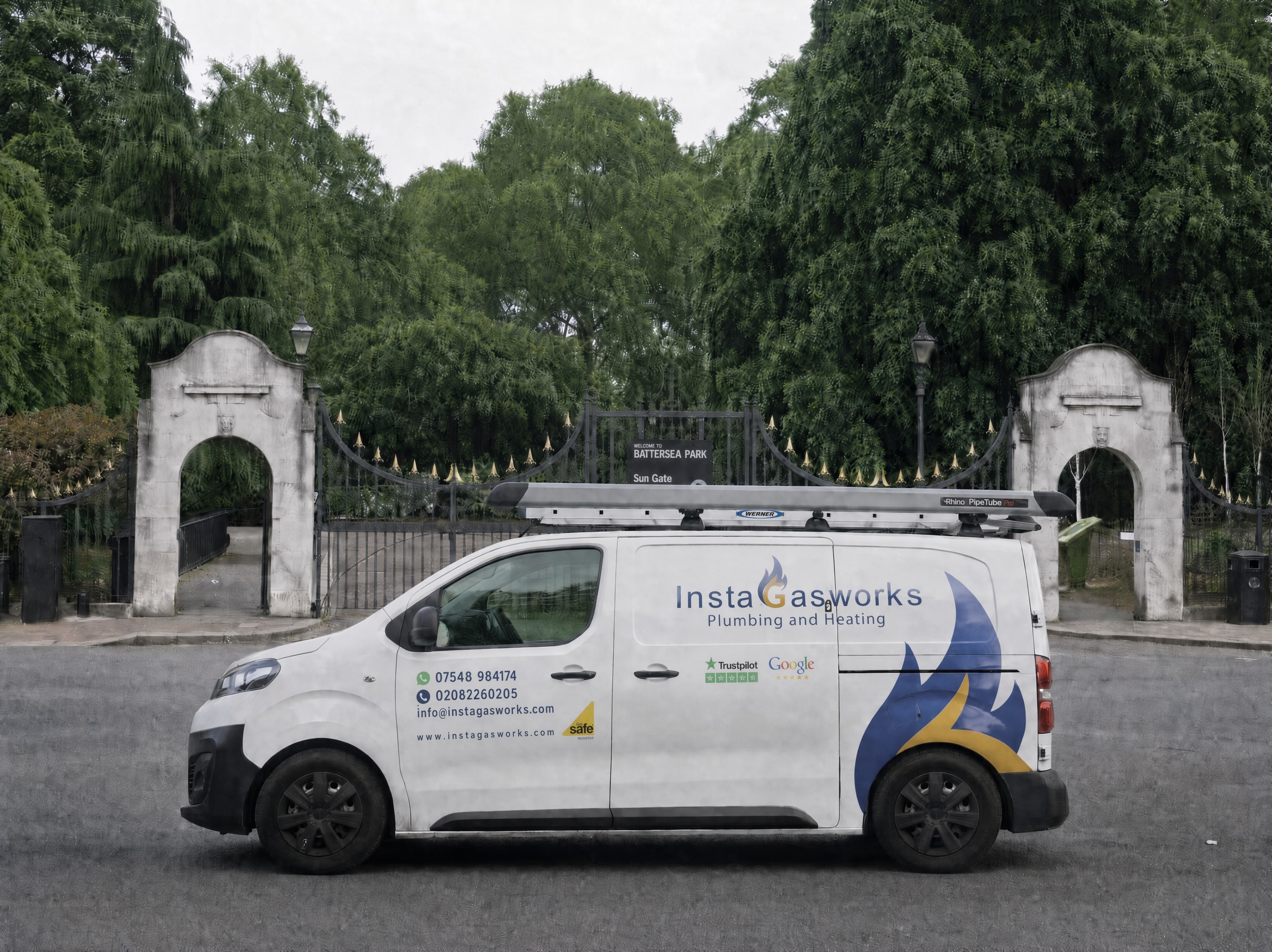 InstaGasWorks van parked at the Sun Gate entrance to Battersea Park